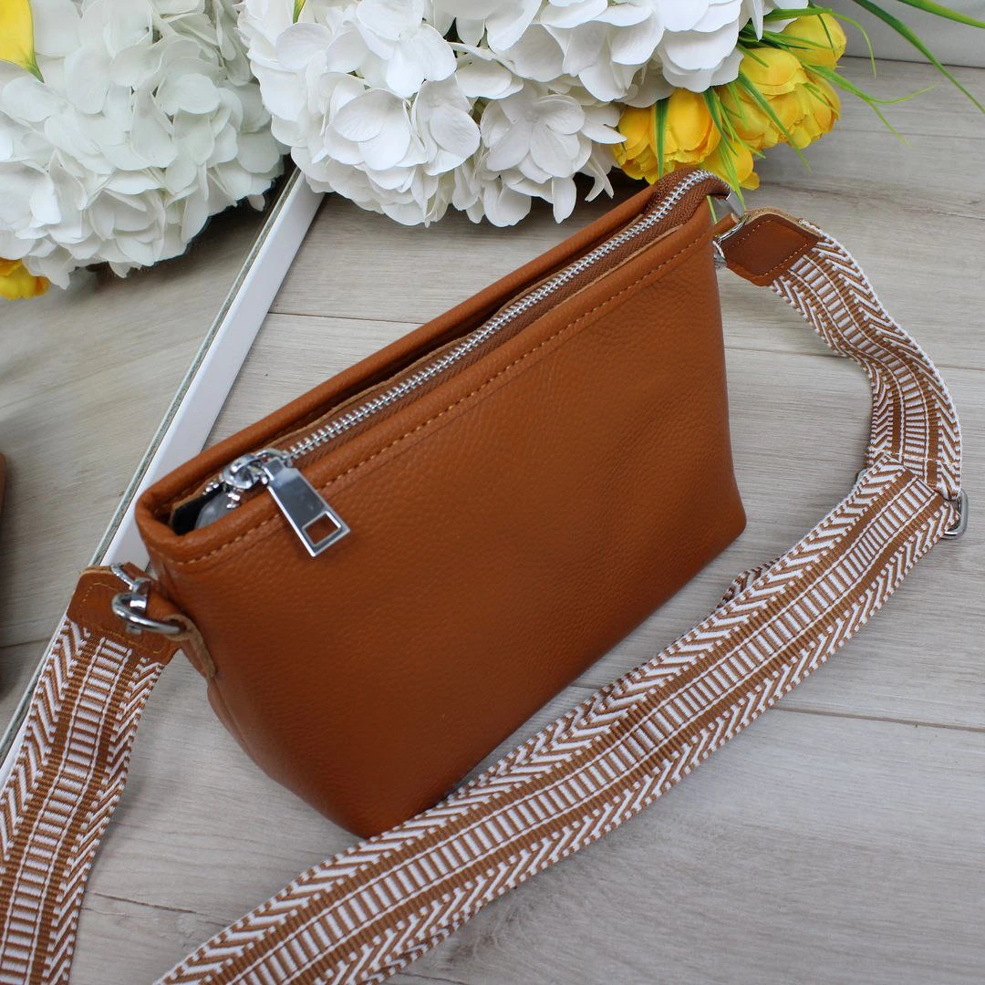 Сумка крос-боді рудого кольору зі шкірозамінника для натхнення